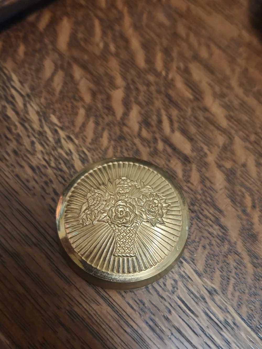 Vintage Cara Nome Gold-Tone Round Compact Mirror With Blush‎